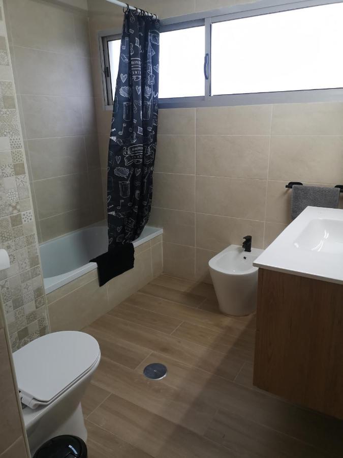 לה לגונה Hostal Mari En La Laguna, Alquiler Habitacion Privada En Hostal, 6 Habitaciones Cerca De La Universidad Y Aeropuerto Norte, 3 Banos Compartidos מראה חיצוני תמונה
