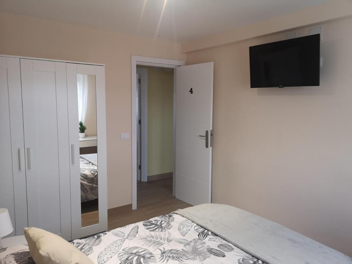 לה לגונה Hostal Mari En La Laguna, Alquiler Habitacion Privada En Hostal, 6 Habitaciones Cerca De La Universidad Y Aeropuerto Norte, 3 Banos Compartidos מראה חיצוני תמונה