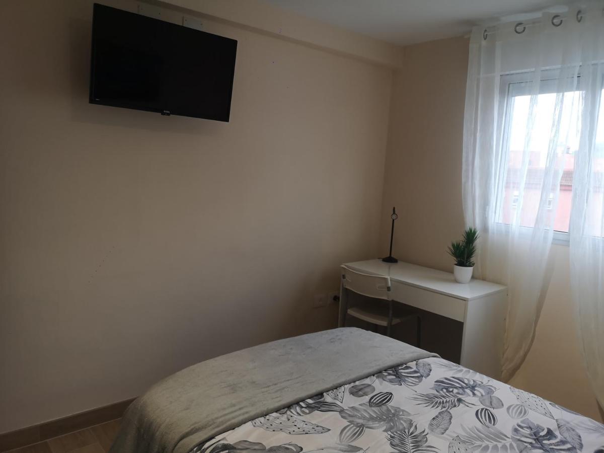 לה לגונה Hostal Mari En La Laguna, Alquiler Habitacion Privada En Hostal, 6 Habitaciones Cerca De La Universidad Y Aeropuerto Norte, 3 Banos Compartidos מראה חיצוני תמונה