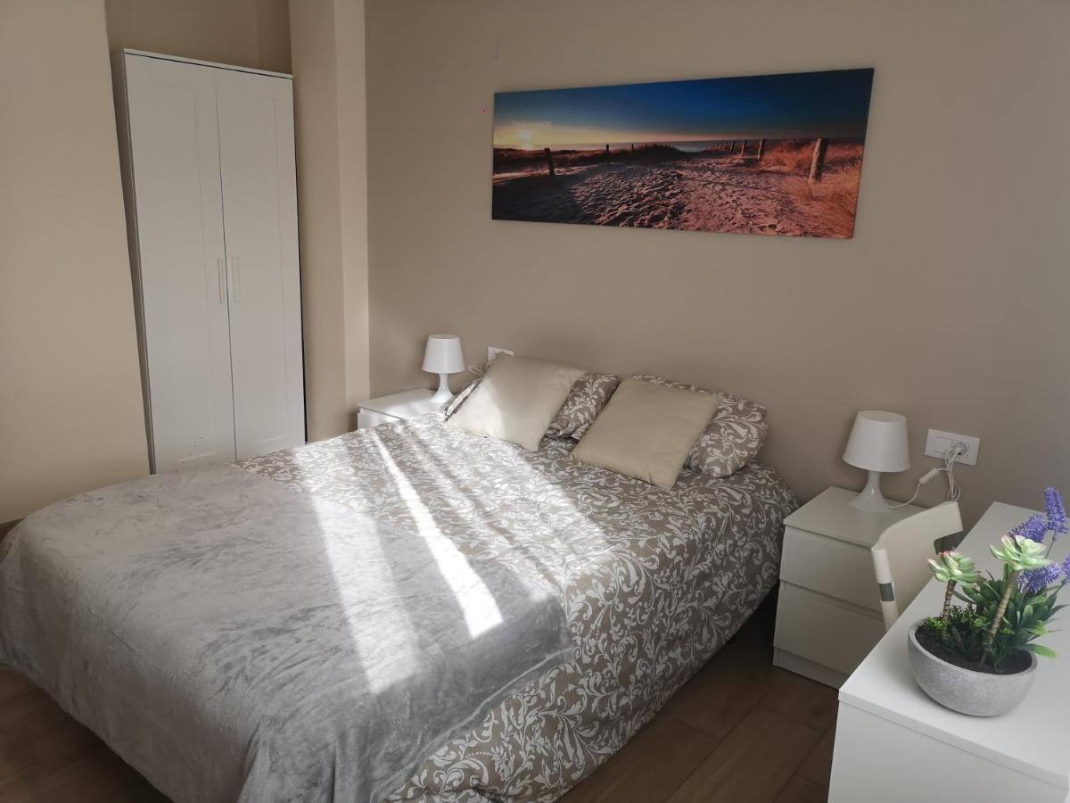 לה לגונה Hostal Mari En La Laguna, Alquiler Habitacion Privada En Hostal, 6 Habitaciones Cerca De La Universidad Y Aeropuerto Norte, 3 Banos Compartidos מראה חיצוני תמונה