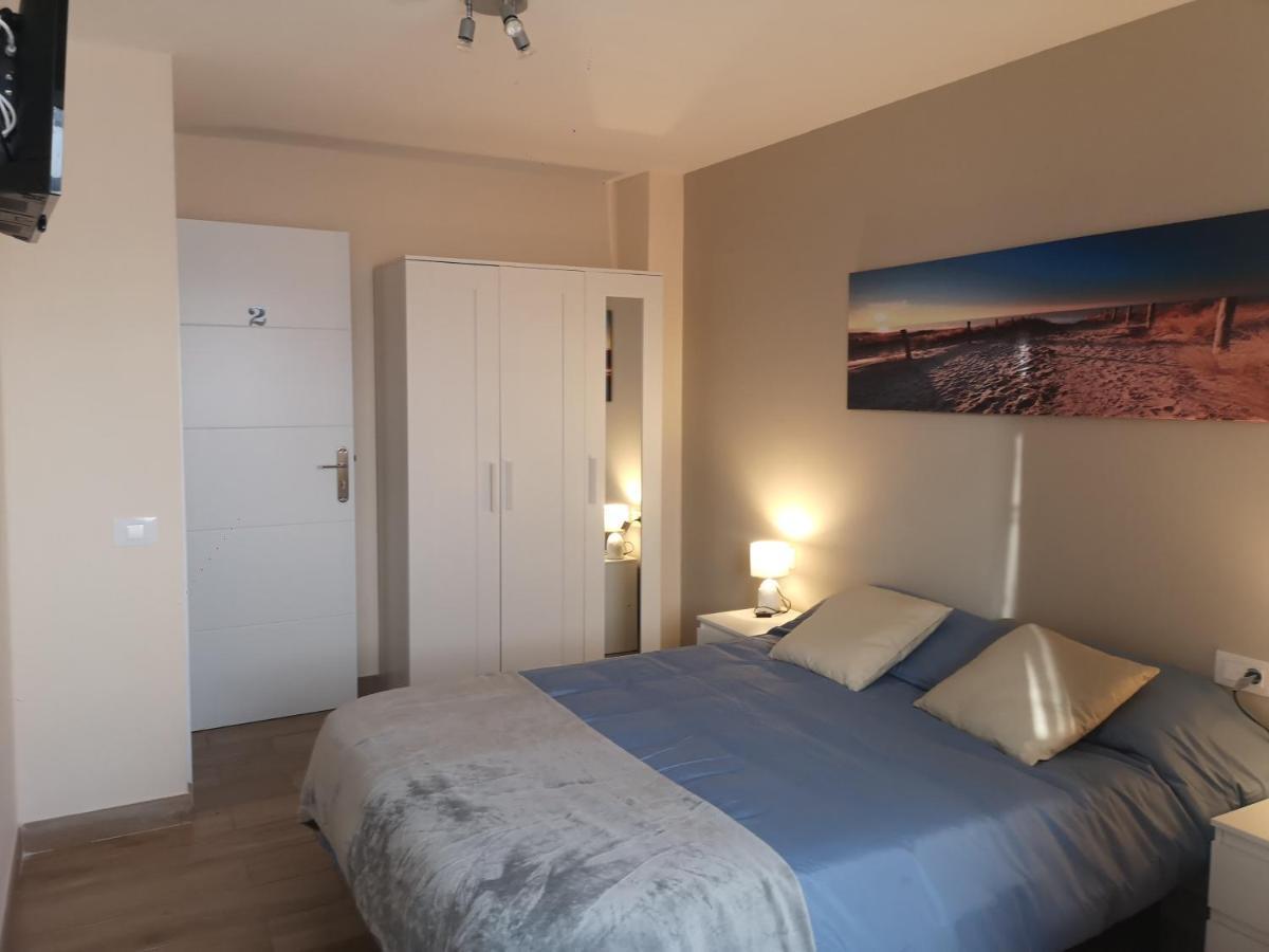 לה לגונה Hostal Mari En La Laguna, Alquiler Habitacion Privada En Hostal, 6 Habitaciones Cerca De La Universidad Y Aeropuerto Norte, 3 Banos Compartidos מראה חיצוני תמונה