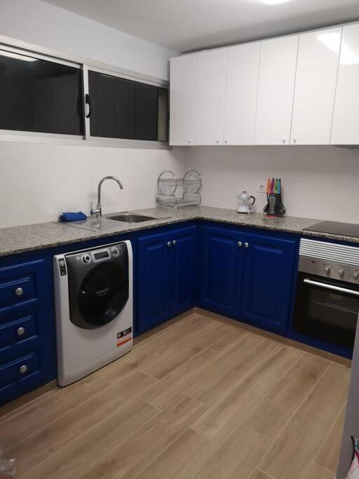 לה לגונה Hostal Mari En La Laguna, Alquiler Habitacion Privada En Hostal, 6 Habitaciones Cerca De La Universidad Y Aeropuerto Norte, 3 Banos Compartidos מראה חיצוני תמונה
