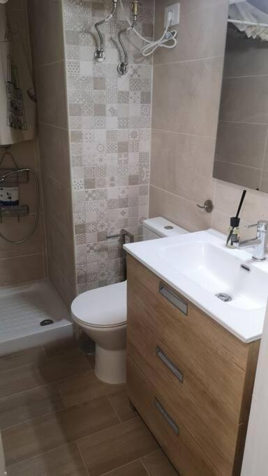 לה לגונה Hostal Mari En La Laguna, Alquiler Habitacion Privada En Hostal, 6 Habitaciones Cerca De La Universidad Y Aeropuerto Norte, 3 Banos Compartidos מראה חיצוני תמונה