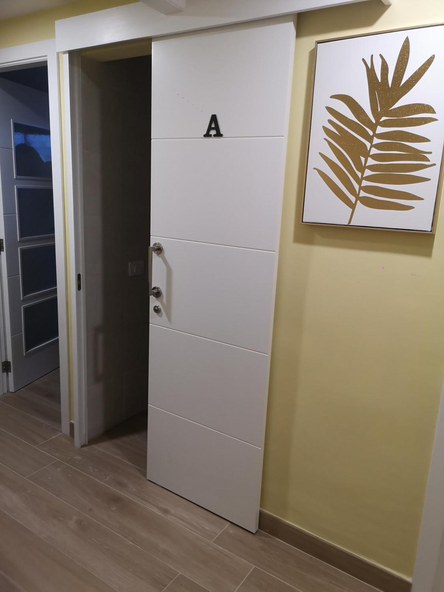 לה לגונה Hostal Mari En La Laguna, Alquiler Habitacion Privada En Hostal, 6 Habitaciones Cerca De La Universidad Y Aeropuerto Norte, 3 Banos Compartidos מראה חיצוני תמונה